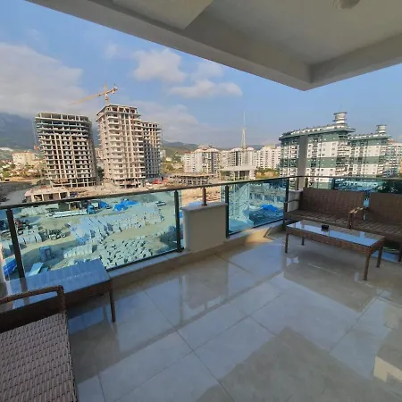 Yekta Kingdom Trade Center 1+1 Luxury Алания
